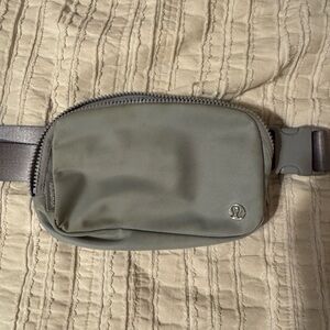 lululemon athletica grey belt bag